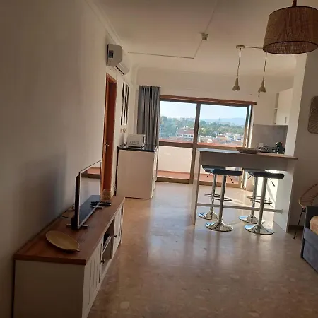 Encosta Do Vau アパート